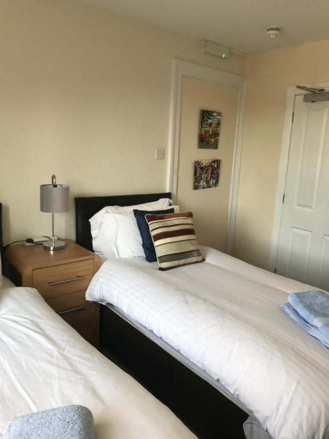 No 52 Bed And Breakfast เฮลสตัน ภายนอก รูปภาพ